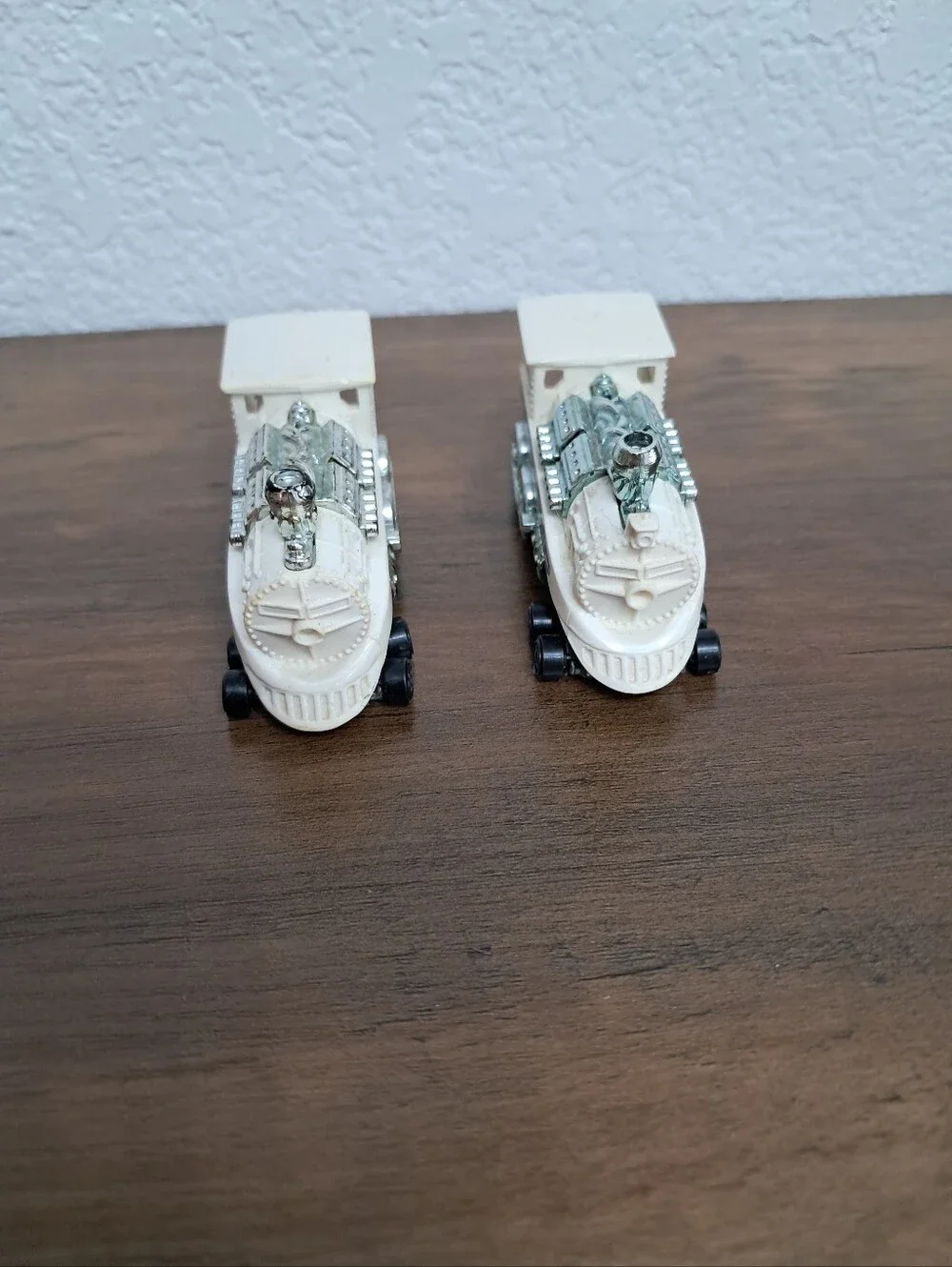 Vintage 1995 Hot Wheels Ice Breaker Locomotive Set Of 2 Diecast Chrome Toys
